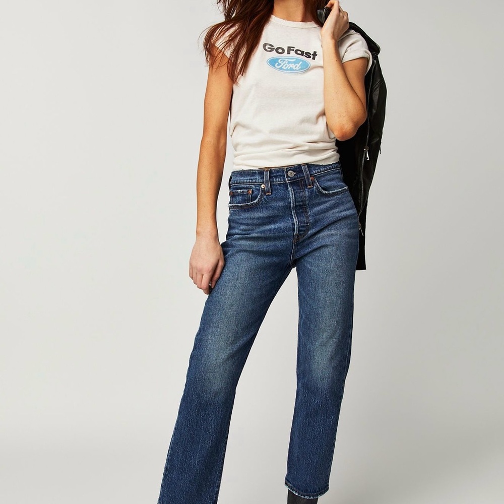 Levi’s Wedgie Straight Blue Jeans - W32 L28